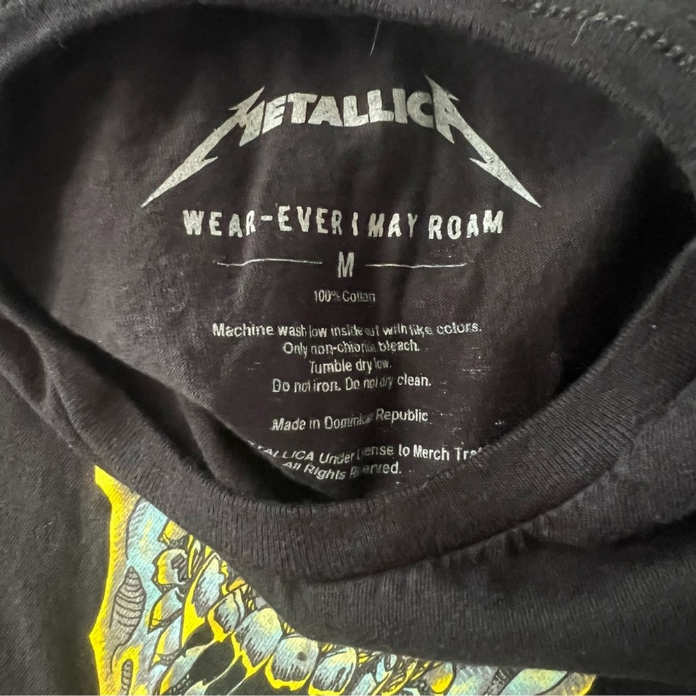 Metallica M72 World Tour Tee Women’s medium - Picture 6 of 9